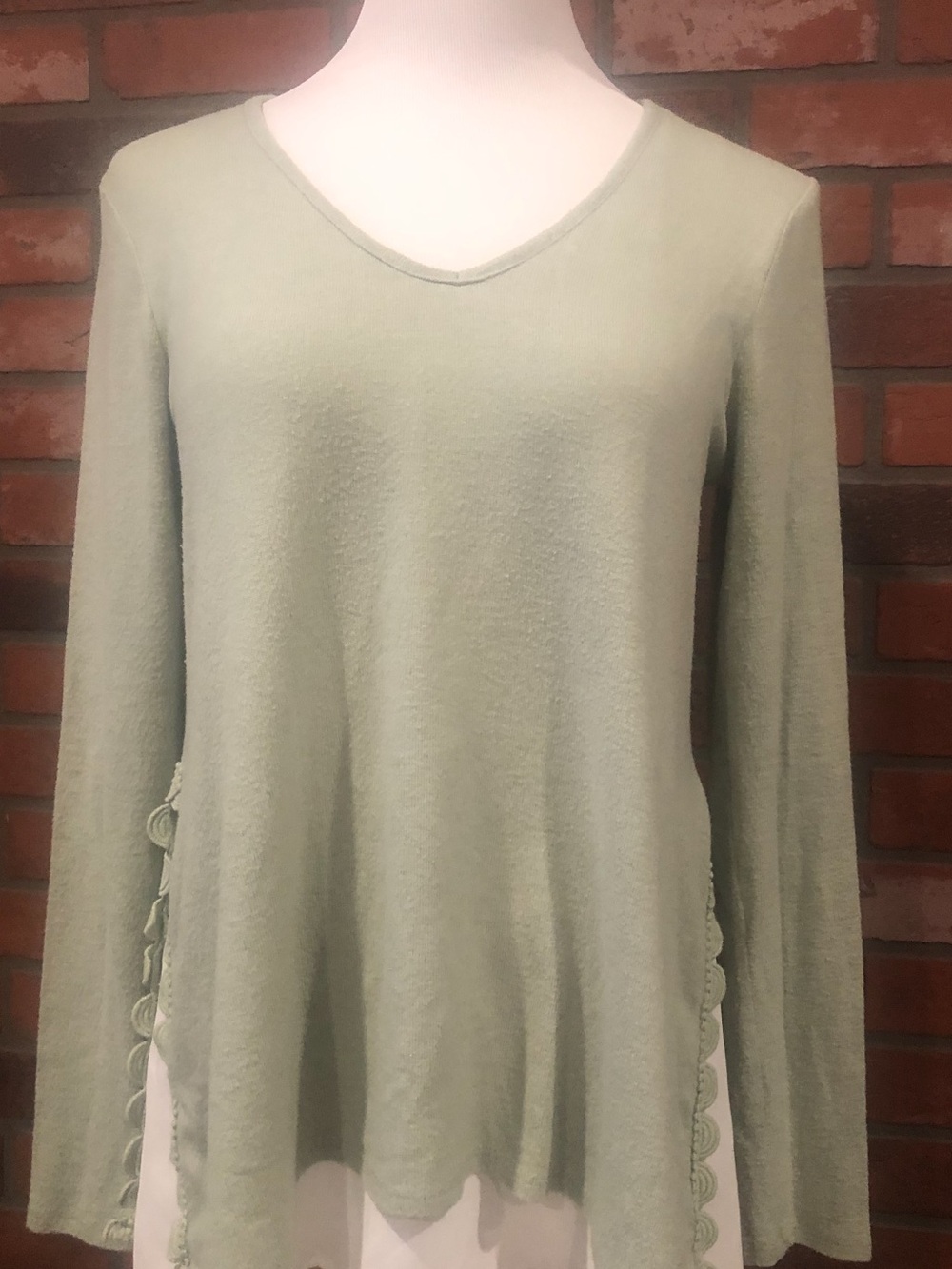 Design Lab Celery/White V-Neck Knit Sweater